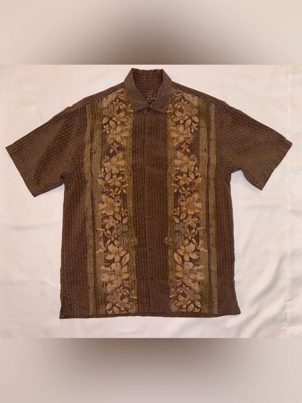 Tommy Bahama Men’s Floral Stripe Button Up Hawaiian Shirt. Size: M Color: Brown.
